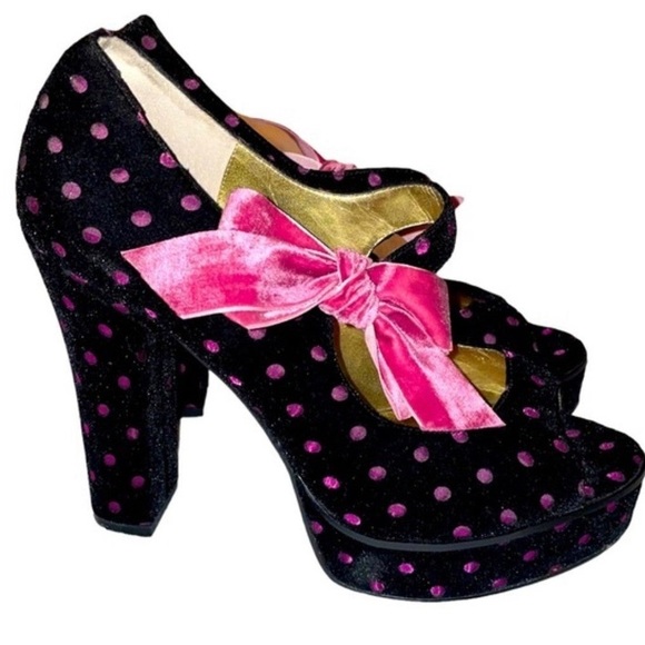 Retro Polkadot Heels! - Picture 4 of 5
